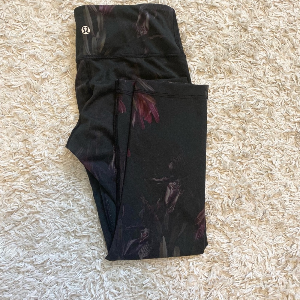 Lululemon Midnight Iris Black Crop Leggings, Size 2